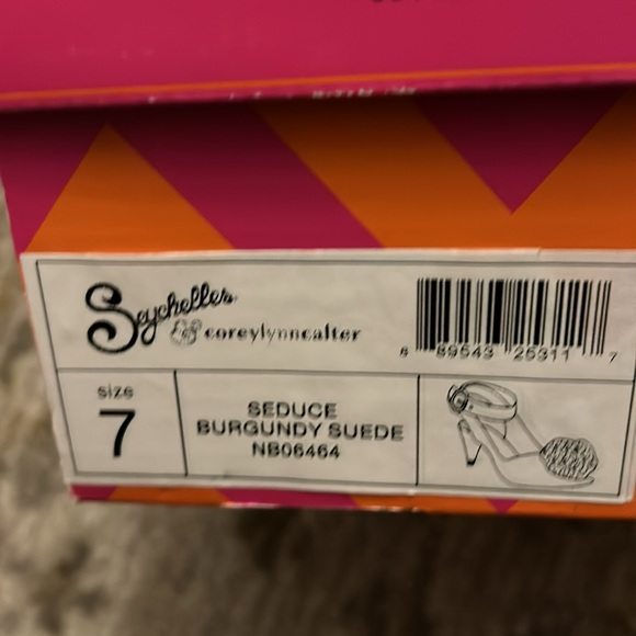 Anthropologie Seychelles Corey Lynn Calter Seduce peep toes shoes Pom poms - Picture 7 of 7